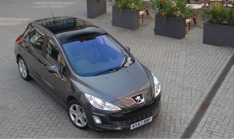  Peugeot 308 GT 2008 года  (фото 27 из 101)